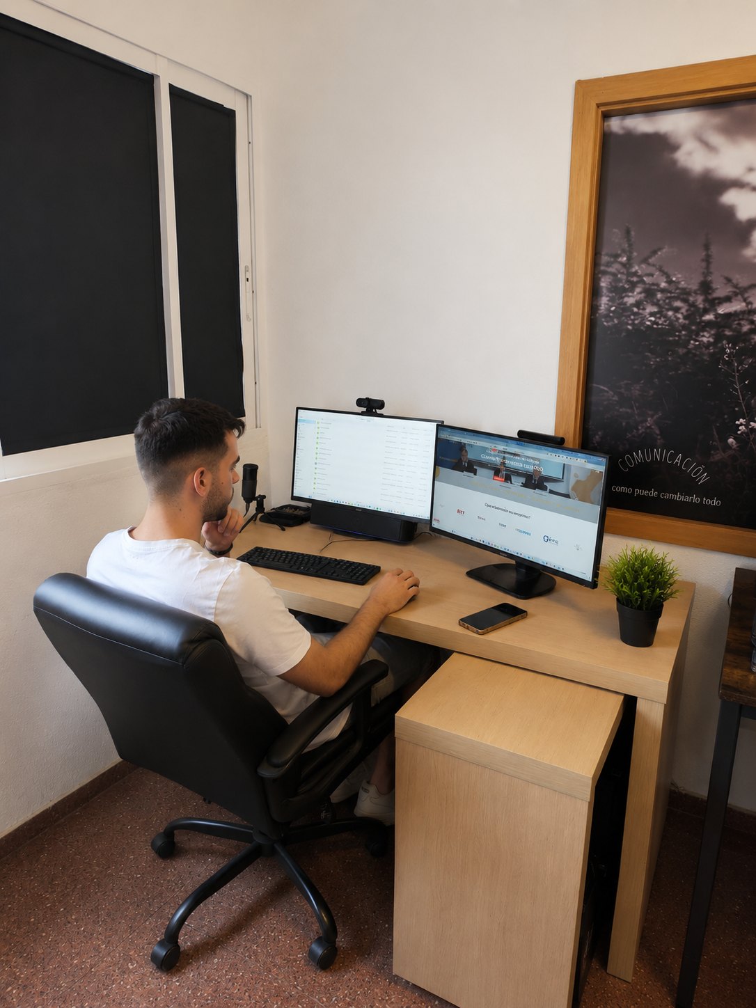 Técnico de NEXAR dando soporte informático remoto